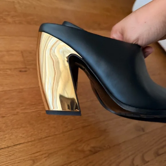 BOTTEGA VENETA Tex leather mules - Picture 6 of 10